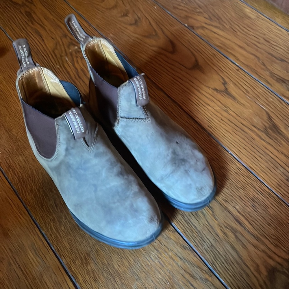 Blundstone boots size 9 brown suede